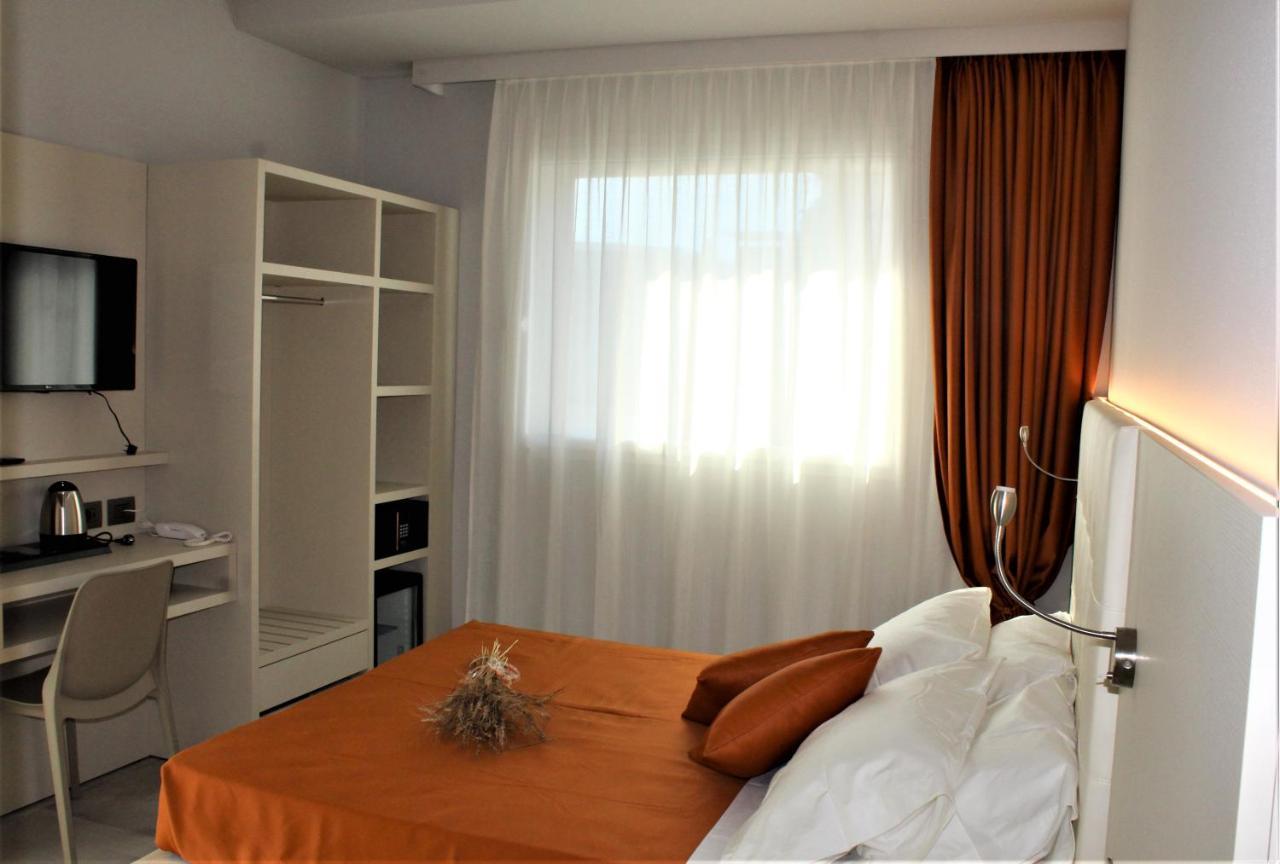 B&B Primrose Residence Hotel Римини Екстериор снимка