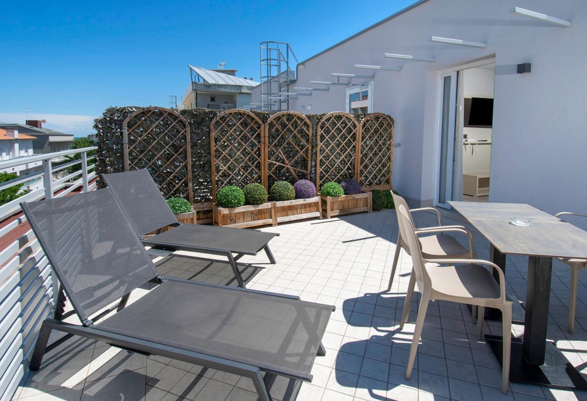 B&B Primrose Residence Hotel Римини Екстериор снимка