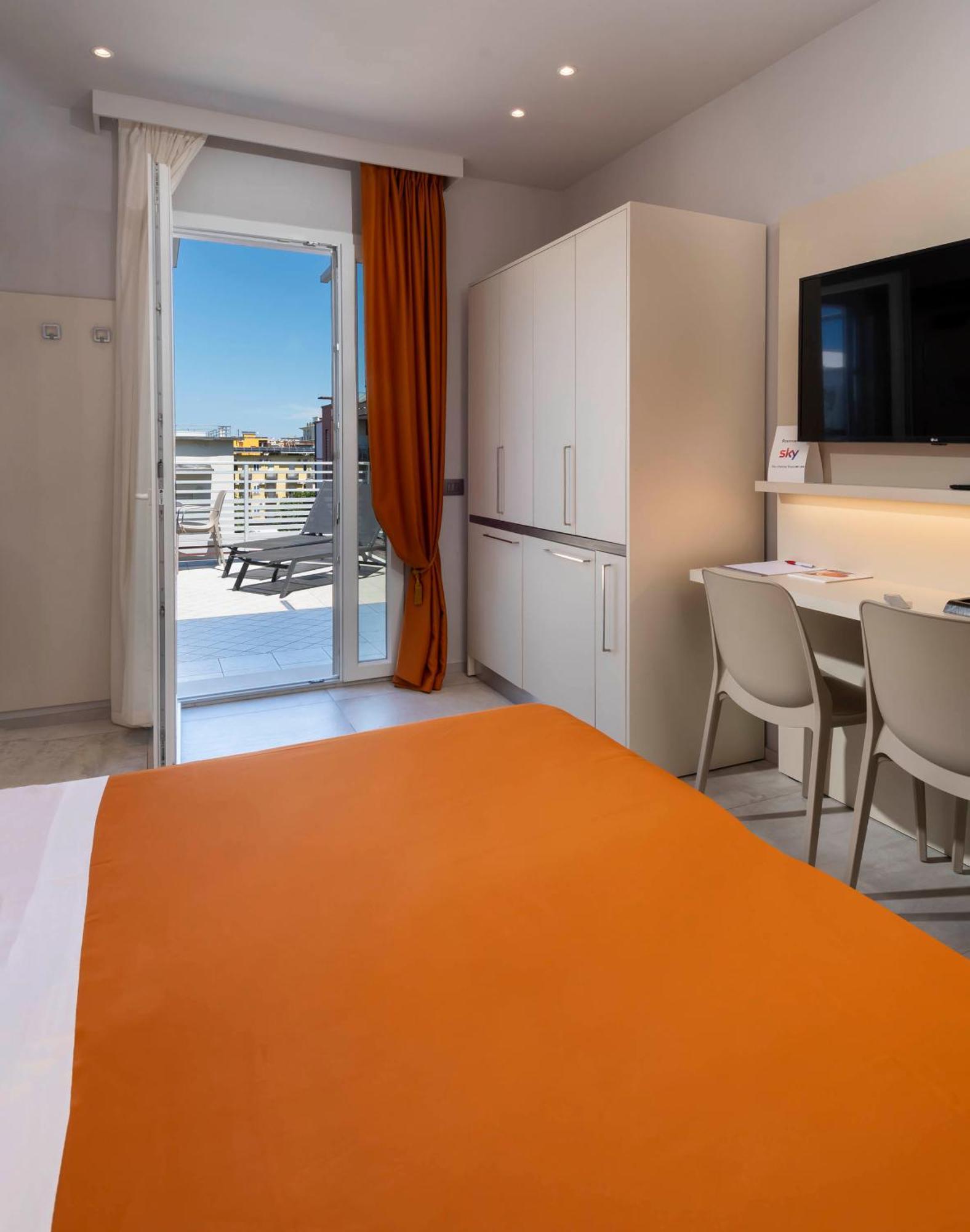 B&B Primrose Residence Hotel Римини Екстериор снимка